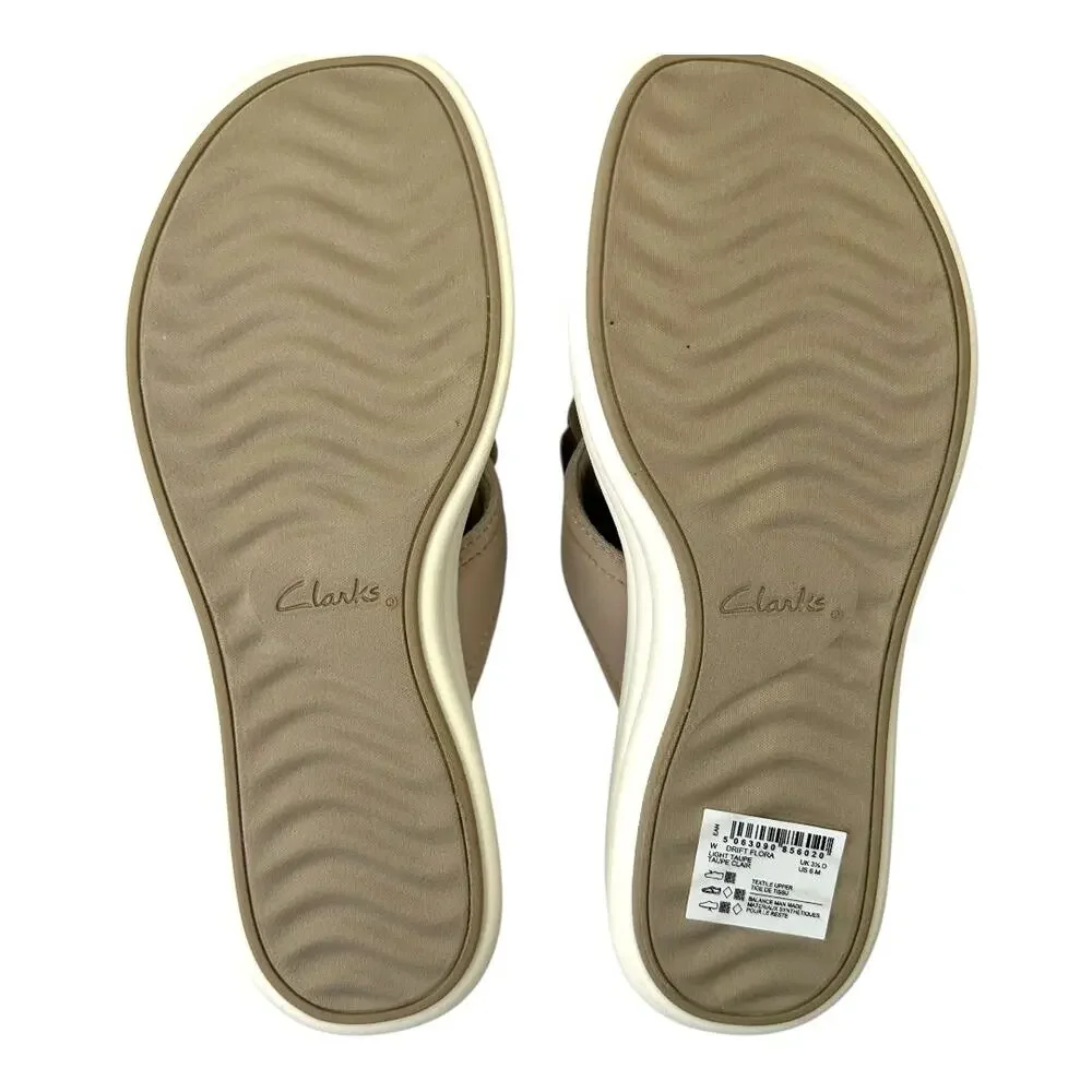 Clarks Cloudsteppers Washable Thong Sandals Drift Flora Sz 6 Stone Taupe Flower - Picture 9 of 12